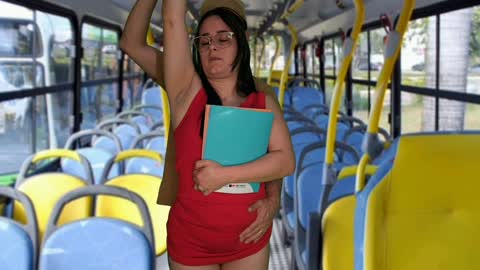 Öğrenci Otobüste Halk Arasında Elle Taciz Ediliyor!