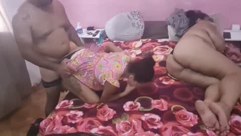 Karşı Koyamadım, Üvey Kızımla Sikiştim, Üvey Annesi Çıplak Yanımızdayken