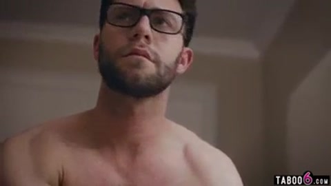 Angela White'ın Büyük Doğal Memeleri Sahneyi Ele Geçiriyor