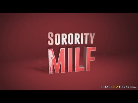 Seksi Sarışın MILF Azgın Sapık Adamı Siker