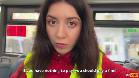 Otobüs Muavinini Yolcuları Kandırırken Yakaladım ve Onu Siktim, Amıma Boşaldı