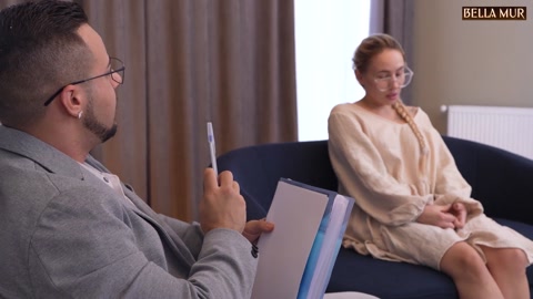 Utangaç Kızı Yaramaz Bir Sürtüğe Dönüştürdü - Terapi İyi Geçti!